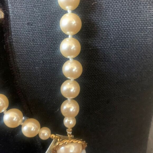 Vintage Gold Satin Tone CAROLEE Faux Pearl Beads Beaded Toggle clasp Necklace - Picture 11 of 11